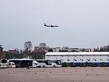 Девять самолетов ушли на запасные аэродромы пока было закрыто небо над Сочи