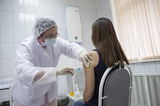 В Кремле назвали приоритетом вакцину для россиян
