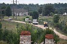 На месте крушения самолета с Пригожиным заметили грузовики и подъемный кран