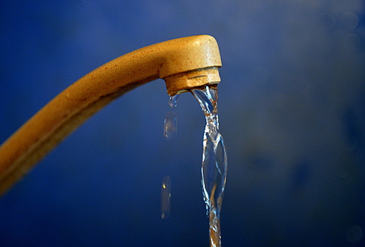 Москвичам разрешили пить воду из-под крана без очистки
