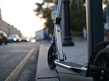 В Казани предлагают запретить ездить на самокатах по автодорогам ночью
