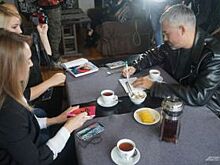 В довесок к новому образу Рогов подарил рязанке гардероб на 60 тыс. рублей