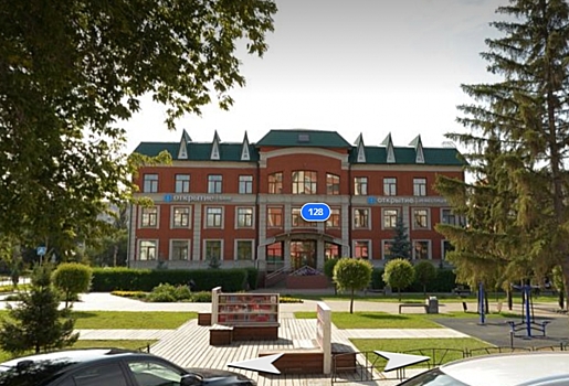Бывшее здание банка рядом с омским СКК имени Блинова продали за 169 миллионов