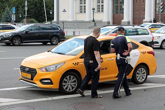 Такси в Свердловской области пытается сохранить свой цвет