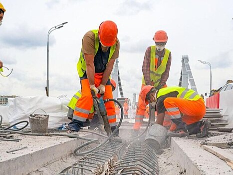 В Москве начались работы по замене деформационных швов на Крымском мосту