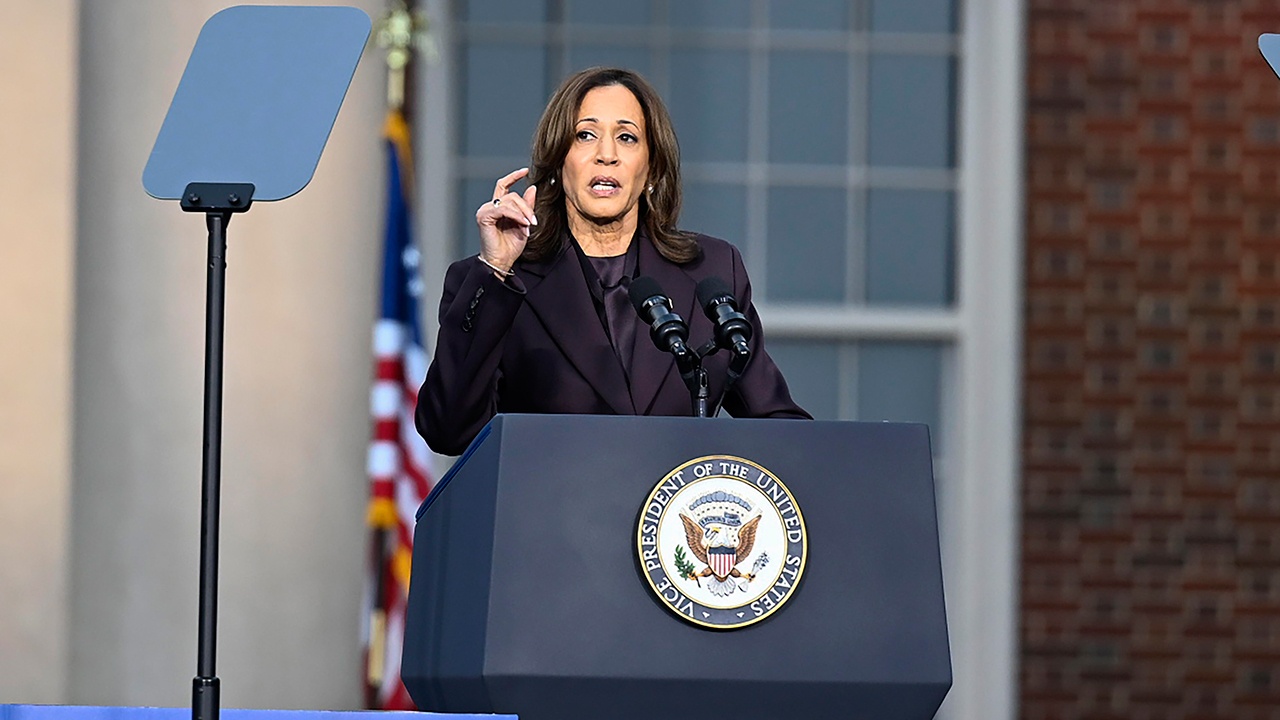 Kamala Harris seçkilərdəki məğlubiyyətdən sonra Havay adalarına gedib