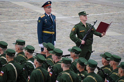 Новобранцы Семеновского полка приняли присягу