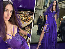 Ратаковски в образе невесты снялась в рекламе Versace