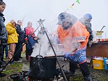 На Чукотке ко Дню рыбака устроили соревнования на самый большой улов