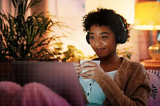 Сливовый сок назвали лучшим вечерним напитком, который поможет опорожниться утром