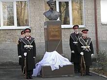 В России снесли разозливший коммунистов памятник борцу с советской властью