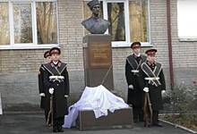 В России снесли разозливший коммунистов памятник борцу с советской властью