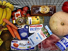 На Сахалине малообеспеченным семьям начали выдавать продуктовые наборы