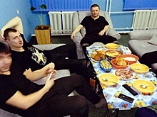 Свежие морепродукты и фрукты: Как сидят некоторые российские зеки?
