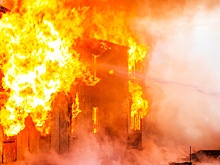 Житель Артемовска Корнеев: ВCУ при отступлении подожгли многоэтажку вместе с людьми