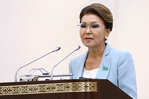 В парламенте Казахстана призвали к отставке дочери Назарбаева
