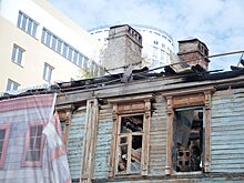 Сгоревшие части ОКН «Дом Чардымова» начали демонтировать в Нижнем Новгороде