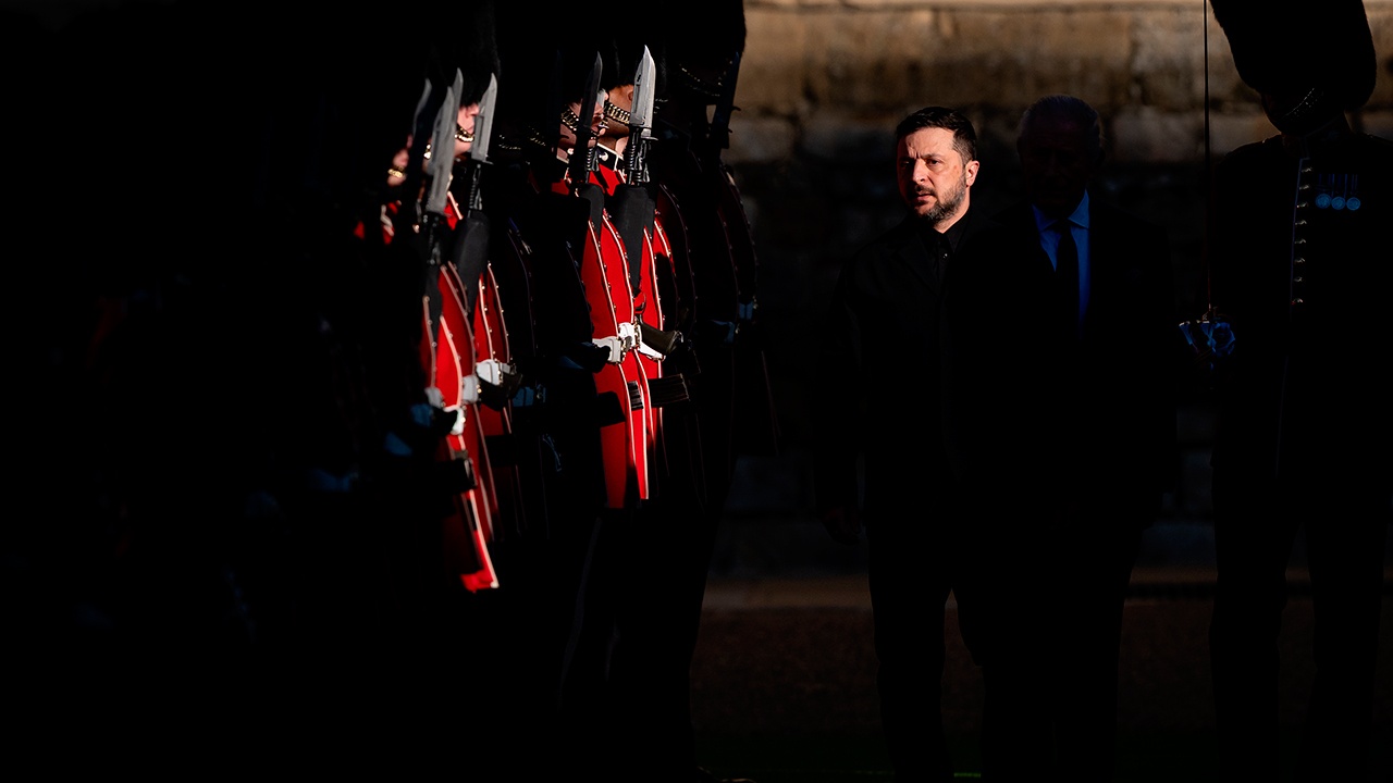 Санкции США бьют по ЕС: пока Германия ищет лазейки, Зеленский приехал побираться Лондон