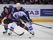 «Нефтехимик» одержал крупную победу над «Авангардом», Кареев оформил «сухарь»