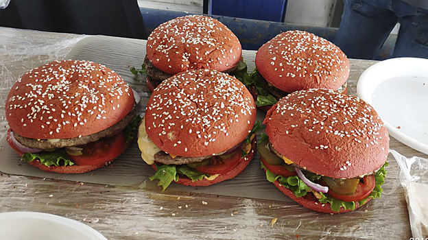 В Тюмени подорожали бургеры