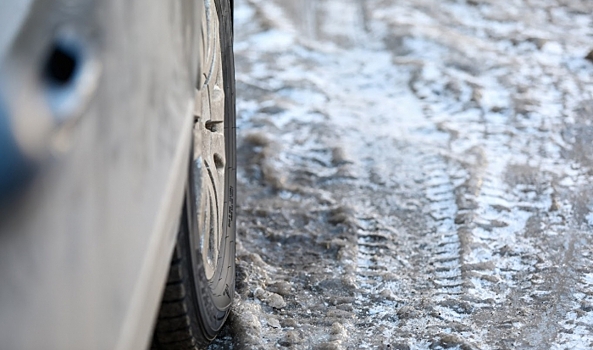 В Волгограде на Нулевой Продольной разбились ВАЗ и иномарка