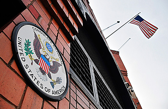 В США ввели новый визовый сбор для туристов в размере 250 долларов