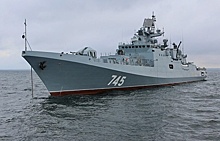 На фрегате "Адмирал Григорович" подняли военно-морской флаг России