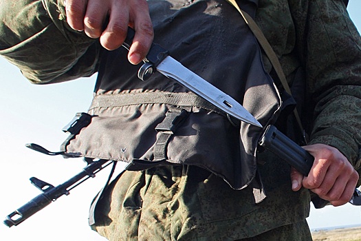 Дрон снял рукопашную схватку штурмовика ВС РФ с боевиком ВСУ