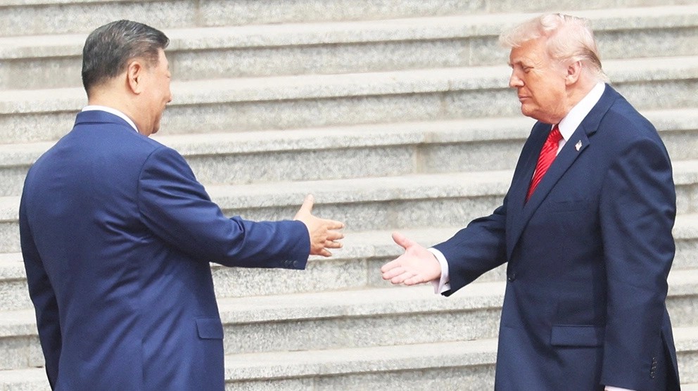 Лидер&nbsp; КНР не позволил Трампу перехватить инициативу в рукопожатии