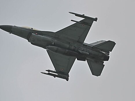 Истребители Польши поднялись в воздух из-за якобы активности России