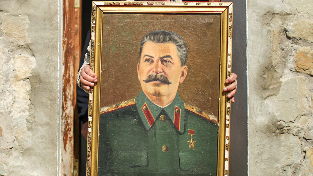 На станцию метро «Таганская» вернули барельеф со Сталиным