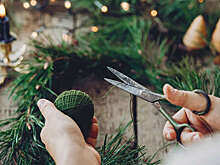 Юрист Черкасов: самовольное украшение подъезда к Новому году грозит штрафом