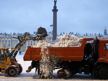 Миллион кубометров снега убрали с улиц Петербурга