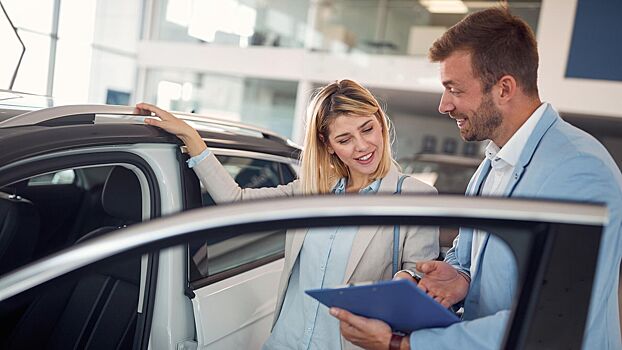 Продажи новых легковых авто в конце года резко идут вверх