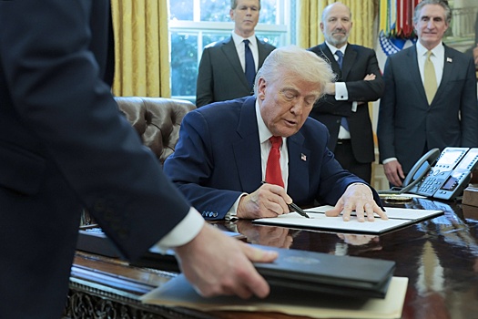 За решением Трампа заморозить торговые тарифы стоит желание наказать Китай