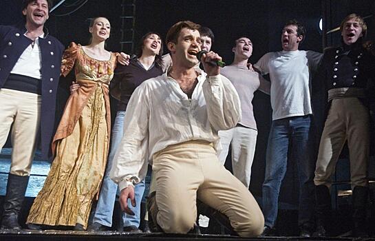 "Ленком" не согласился с обвинениями Дмитрия Певцова