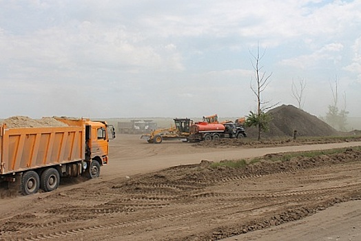 Дорогу до границы с Казахстаном строят 200 единиц техники