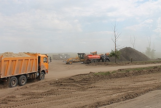 Дорогу до границы с Казахстаном строят 200 единиц техники