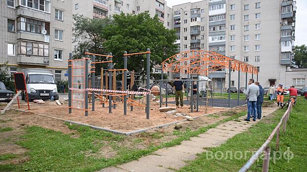 На 90 % завершено строительство спортплощадки в Тепличном микрорайоне Вологды