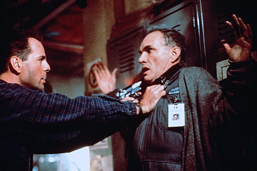 Умер актер Том Бауэр, звезда «Крепкого орешка» и «Секретных материалов»