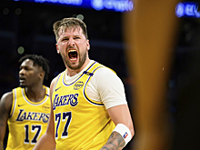 «Что ты сказал, #####?» Дончич попал тяжелейший трехочковый и вступил в перепалку с болельщиком