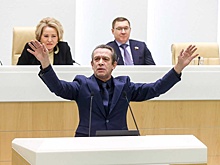 Машков посоветовал сенаторам не стесняться проявлять эмоции