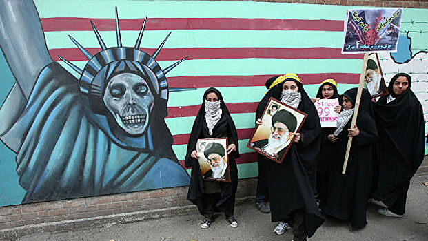 Иран потребовал от США компенсаций