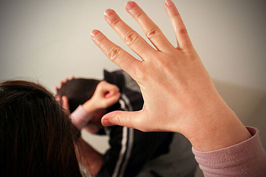 Мать четвероклассника ударила ребенка на выпускном сына