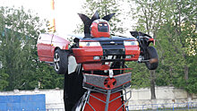 Изобретатель превратил автомобиль LADA в робота-трансформера