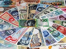 Внешние долги "уронили" курсы валют Таджикистана и Украины