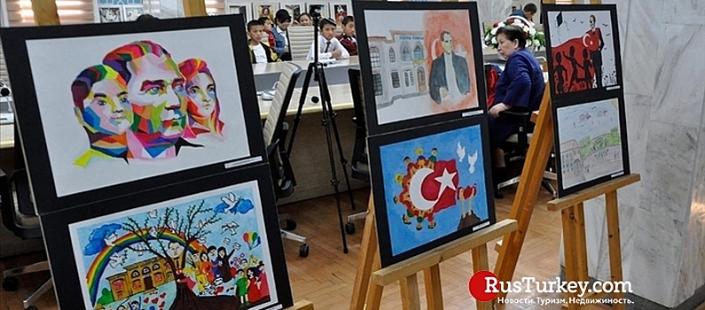В Бишкеке открылась выставка картин учащихся Турецкой школы