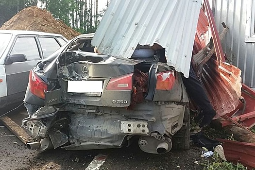 В Березовском Lexus насмерть сбил пешехода