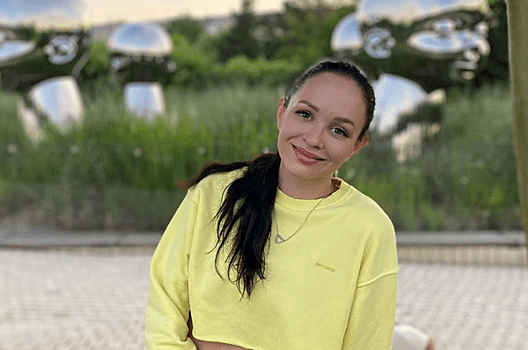 Беременная фитнес-инструктор Анастасия Калинина борется с агрессивной формой рака