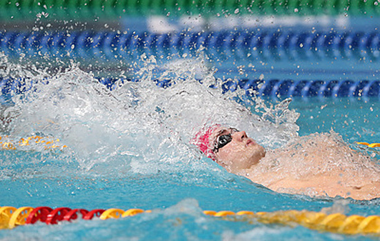 Пловец Колесников второй раз за два дня побил мировой рекорд на 50-метровке на спине